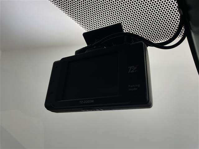 ヴォクシー ＺＳ　煌ＩＩ　純正１０インチナビトヨタセーフティセンスフルセグテレビＢｌｕｅｔｏｏｔｈバックカメラフロアマット両側パワースライドドアクルーズコントロールアイドリングストップ（4枚目）