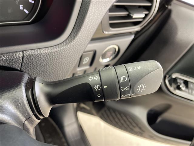 ヴォクシー ＺＳ　煌ＩＩ　純正１０インチナビトヨタセーフティセンスフルセグテレビＢｌｕｅｔｏｏｔｈバックカメラフロアマット両側パワースライドドアクルーズコントロールアイドリングストップ（8枚目）