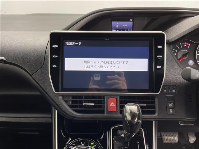 ヴォクシー ＺＳ　煌ＩＩ　純正１０インチナビトヨタセーフティセンスフルセグテレビＢｌｕｅｔｏｏｔｈバックカメラフロアマット両側パワースライドドアクルーズコントロールアイドリングストップ（17枚目）