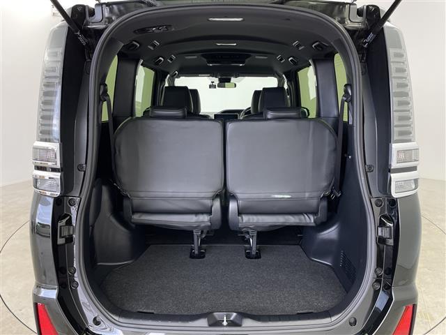 ヴォクシー ＺＳ　煌ＩＩ　純正１０インチナビトヨタセーフティセンスフルセグテレビＢｌｕｅｔｏｏｔｈバックカメラフロアマット両側パワースライドドアクルーズコントロールアイドリングストップ（18枚目）