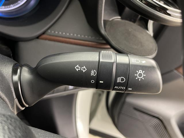 ハリアーハイブリッド Ｚ　メーカーナビ　Ｂｌｕｅｔｏｏｔｈ　フルセグＴＶ　トヨタセーフティセンス　ビルトインＥＴＣ　全方位カメラ　バックカメラ　革巻ステアリング　ステアリングスイッチ　レーダークルーズコントロール　パワーシート（9枚目）