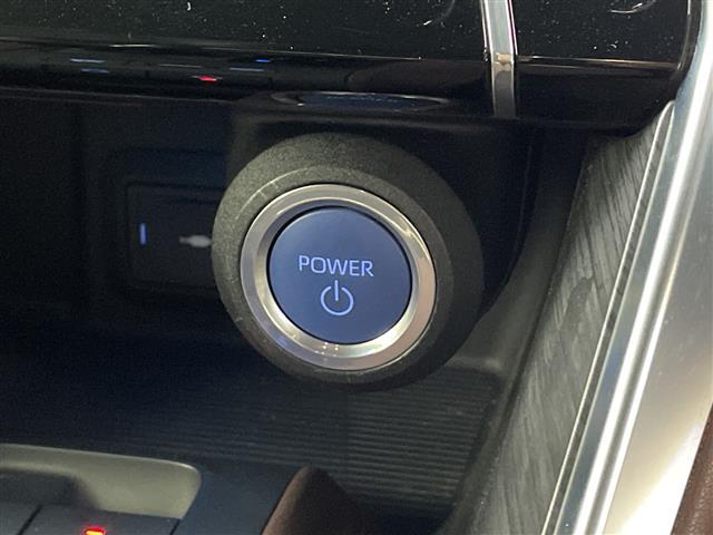 ハリアーハイブリッド Ｚ　メーカーナビ　Ｂｌｕｅｔｏｏｔｈ　フルセグＴＶ　トヨタセーフティセンス　ビルトインＥＴＣ　全方位カメラ　バックカメラ　革巻ステアリング　ステアリングスイッチ　レーダークルーズコントロール　パワーシート（11枚目）