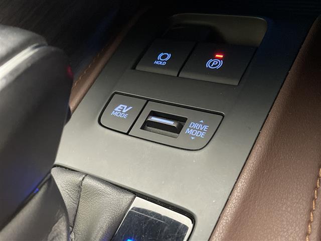 ハリアーハイブリッド Ｚ　メーカーナビ　Ｂｌｕｅｔｏｏｔｈ　フルセグＴＶ　トヨタセーフティセンス　ビルトインＥＴＣ　全方位カメラ　バックカメラ　革巻ステアリング　ステアリングスイッチ　レーダークルーズコントロール　パワーシート（17枚目）