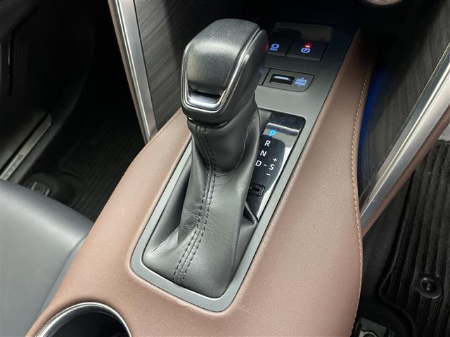 ハリアーハイブリッド Ｚ　メーカーナビ　Ｂｌｕｅｔｏｏｔｈ　フルセグＴＶ　トヨタセーフティセンス　ビルトインＥＴＣ　全方位カメラ　バックカメラ　革巻ステアリング　ステアリングスイッチ　レーダークルーズコントロール　パワーシート（18枚目）