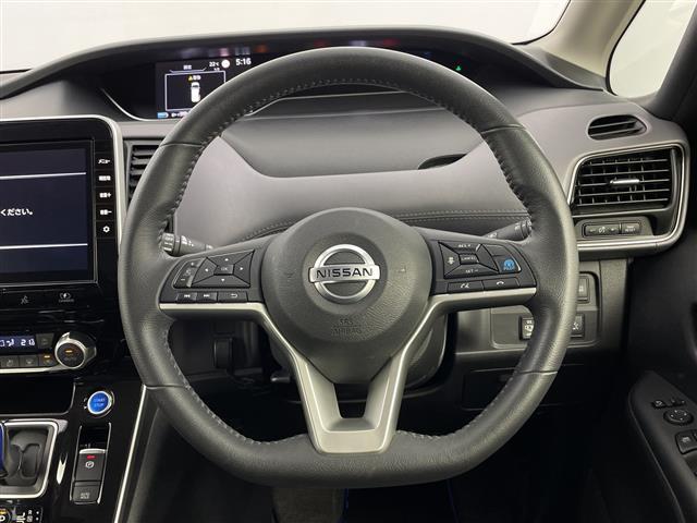 セレナ ｅ－パワー　ハイウェイスターＶ　純正１０型ナビ　フリップダウンモニター　プロパイロット　アラウンドビューモニター　両側パワースライドドア　ナビ連動ドライブレコーダー　ブラインドスポットモニター　ＥＴＣ２．０　オートホールド　ＬＥＤ（7枚目）