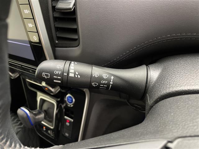 セレナ ｅ－パワー　ハイウェイスターＶ　純正１０型ナビ　フリップダウンモニター　プロパイロット　アラウンドビューモニター　両側パワースライドドア　ナビ連動ドライブレコーダー　ブラインドスポットモニター　ＥＴＣ２．０　オートホールド　ＬＥＤ（10枚目）