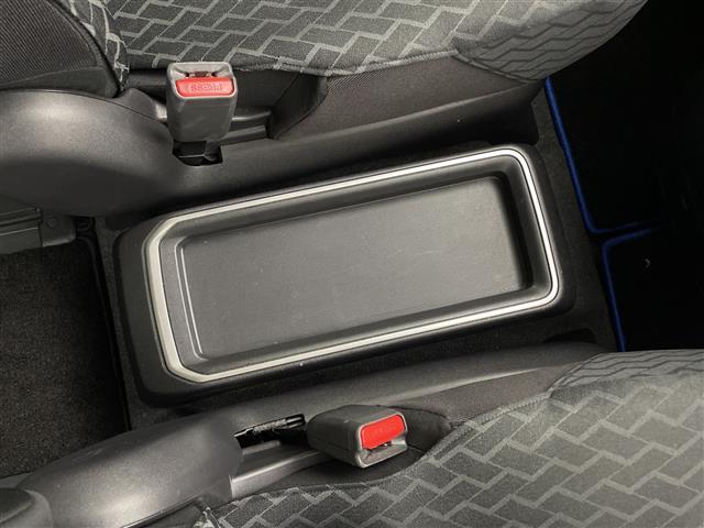 セレナ ｅ－パワー　ハイウェイスターＶ　純正１０型ナビ　フリップダウンモニター　プロパイロット　アラウンドビューモニター　両側パワースライドドア　ナビ連動ドライブレコーダー　ブラインドスポットモニター　ＥＴＣ２．０　オートホールド　ＬＥＤ（18枚目）