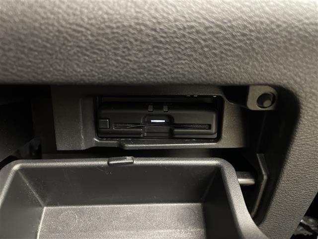 セレナ ｅ－パワー　ハイウェイスターＶ　純正１０型ナビ　フリップダウンモニター　プロパイロット　アラウンドビューモニター　両側パワースライドドア　ナビ連動ドライブレコーダー　ブラインドスポットモニター　ＥＴＣ２．０　オートホールド　ＬＥＤ（24枚目）