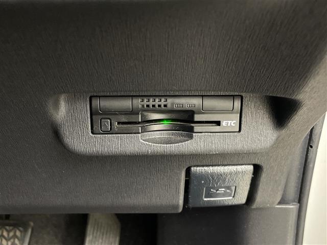 プリウス S 純正ナビ フルセグTV Bluetooth バックカメラ オートライト オートエアコン アイドリングストップ ステアリングスイッチ フロアマット ドアバイザー HiDヘッドライト(14枚目)