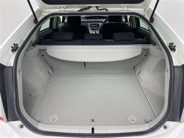 プリウス S 純正ナビ フルセグTV Bluetooth バックカメラ オートライト オートエアコン アイドリングストップ ステアリングスイッチ フロアマット ドアバイザー HiDヘッドライト(27枚目)