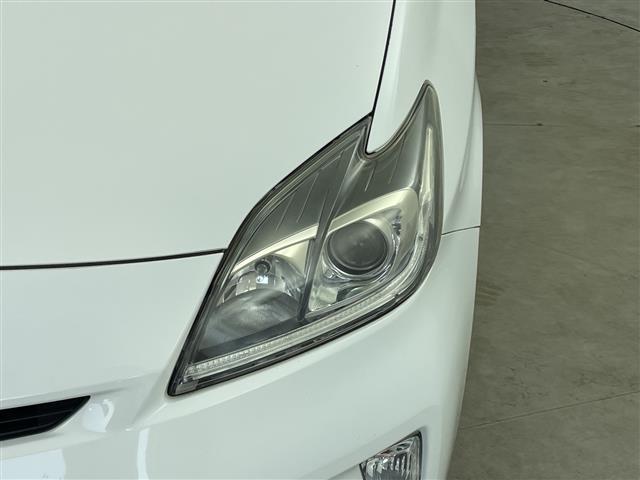 プリウス S 純正ナビ フルセグTV Bluetooth バックカメラ オートライト オートエアコン アイドリングストップ ステアリングスイッチ フロアマット ドアバイザー HiDヘッドライト(35枚目)