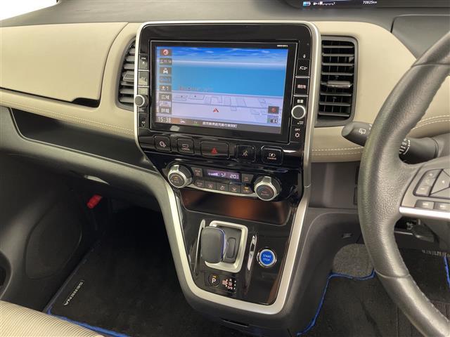 セレナ ｅ－パワー　ハイウェイスターＶ　純正ナビフルセグテレビＤＶＤ／ＣＤ／ＢＴオーディオフリップダウンモニター両側パワースライドドア前後ドラレコハンドルヒーター全席シートヒータークルーズコントロールビルドインＥＴＣ（5枚目）