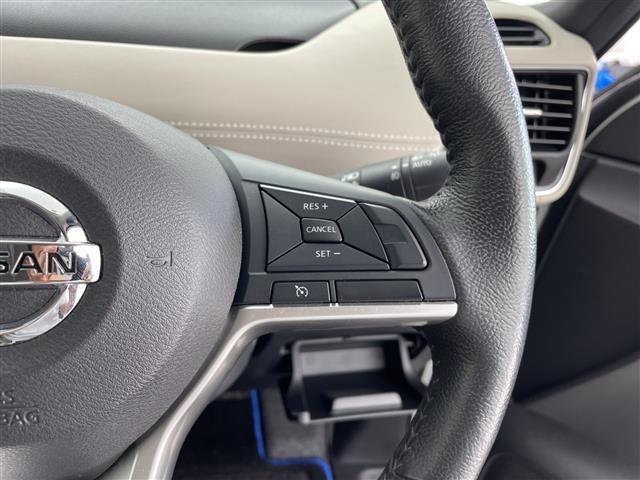 セレナ ｅ－パワー　ハイウェイスターＶ　純正ナビフルセグテレビＤＶＤ／ＣＤ／ＢＴオーディオフリップダウンモニター両側パワースライドドア前後ドラレコハンドルヒーター全席シートヒータークルーズコントロールビルドインＥＴＣ（9枚目）