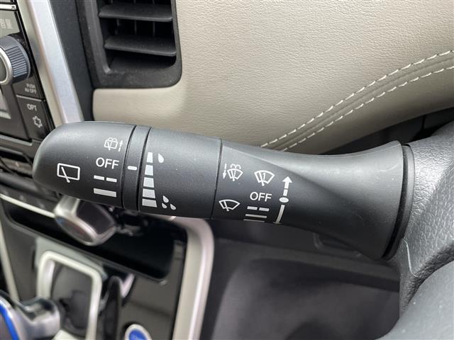 セレナ ｅ－パワー　ハイウェイスターＶ　純正ナビフルセグテレビＤＶＤ／ＣＤ／ＢＴオーディオフリップダウンモニター両側パワースライドドア前後ドラレコハンドルヒーター全席シートヒータークルーズコントロールビルドインＥＴＣ（10枚目）