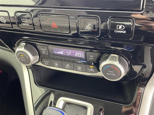 セレナ ｅ－パワー　ハイウェイスターＶ　純正ナビフルセグテレビＤＶＤ／ＣＤ／ＢＴオーディオフリップダウンモニター両側パワースライドドア前後ドラレコハンドルヒーター全席シートヒータークルーズコントロールビルドインＥＴＣ（19枚目）