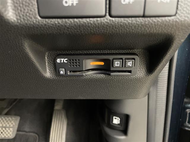 フリードハイブリッド ハイブリッド・Ｇホンダセンシング　純正ＳＤナビＣＤ／ＤＶＤ／ＢＴオーディオ前後ドラレコ両側パワースライドドアビルトインＥＴＣホンダセンシングオートクルーズコントロールレーンキープアシストハーフレザーシ（15枚目）