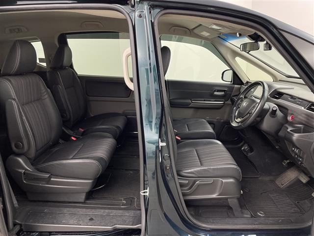 フリードハイブリッド ハイブリッド・Ｇホンダセンシング　純正ＳＤナビＣＤ／ＤＶＤ／ＢＴオーディオ前後ドラレコ両側パワースライドドアビルトインＥＴＣホンダセンシングオートクルーズコントロールレーンキープアシストハーフレザーシ（24枚目）