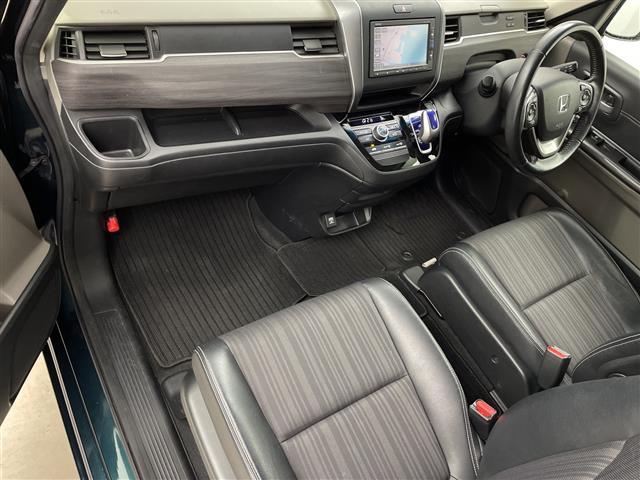 フリードハイブリッド ハイブリッド・Ｇホンダセンシング　純正ＳＤナビＣＤ／ＤＶＤ／ＢＴオーディオ前後ドラレコ両側パワースライドドアビルトインＥＴＣホンダセンシングオートクルーズコントロールレーンキープアシストハーフレザーシ（25枚目）