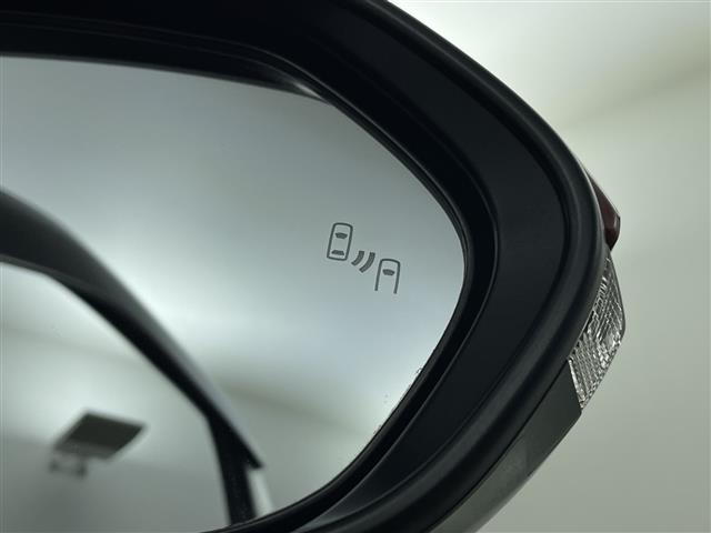 ヤリスクロス ハイブリッドＺ　アドベンチャー　純正ディスプレイオーディオ（ＢＴ／フルセグＴＶ）／プリクラッシュセーフティ／レーンキープアシスト／レーダークルーズコントロール／ハーフレザーシート／シートヒーター／ステアリングヒーター（4枚目）