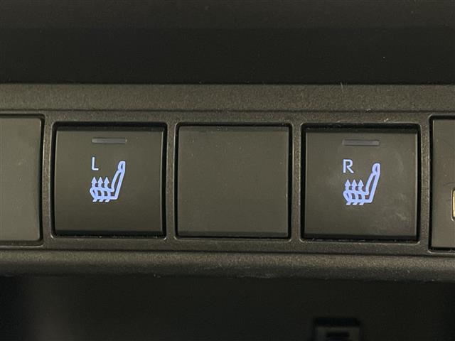 ヤリスクロス ハイブリッドＺ　アドベンチャー　純正ディスプレイオーディオ（ＢＴ／フルセグＴＶ）／プリクラッシュセーフティ／レーンキープアシスト／レーダークルーズコントロール／ハーフレザーシート／シートヒーター／ステアリングヒーター（6枚目）