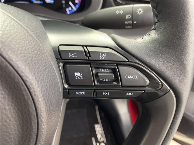 ヤリスクロス ハイブリッドＺ　アドベンチャー　純正ディスプレイオーディオ（ＢＴ／フルセグＴＶ）／プリクラッシュセーフティ／レーンキープアシスト／レーダークルーズコントロール／ハーフレザーシート／シートヒーター／ステアリングヒーター（8枚目）