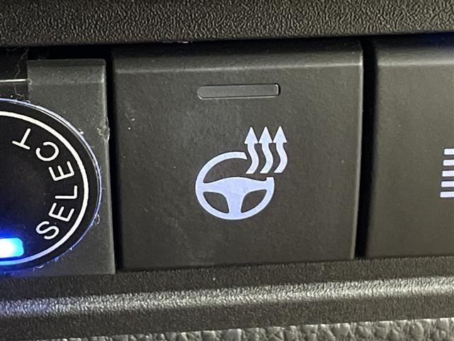 ヤリスクロス ハイブリッドＺ　アドベンチャー　純正ディスプレイオーディオ（ＢＴ／フルセグＴＶ）／プリクラッシュセーフティ／レーンキープアシスト／レーダークルーズコントロール／ハーフレザーシート／シートヒーター／ステアリングヒーター（10枚目）