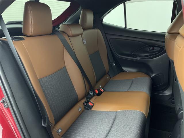 ヤリスクロス ハイブリッドＺ　アドベンチャー　純正ディスプレイオーディオ（ＢＴ／フルセグＴＶ）／プリクラッシュセーフティ／レーンキープアシスト／レーダークルーズコントロール／ハーフレザーシート／シートヒーター／ステアリングヒーター（22枚目）