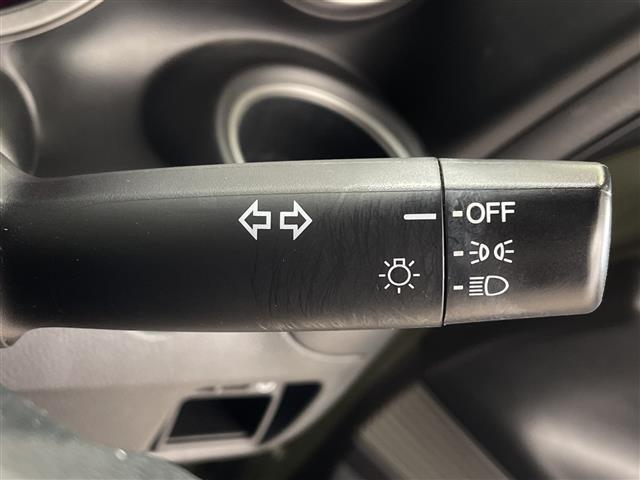 Ｎ－ＢＯＸスラッシュ Ｇ・Ｌパッケージ　純正ナビ　バックカメラ　ビルトインＥＴＣ　ステアリングリモコン　電子パーキング　電格ミラー　純正フロアマット　サウンドマッピングシステム　横滑り防止装置　チップアップシート　ヘッドライトレベライザー（11枚目）