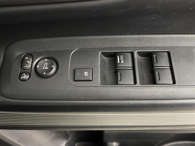 Ｎ－ＢＯＸスラッシュ Ｇ・Ｌパッケージ　純正ナビ　バックカメラ　ビルトインＥＴＣ　ステアリングリモコン　電子パーキング　電格ミラー　純正フロアマット　サウンドマッピングシステム　横滑り防止装置　チップアップシート　ヘッドライトレベライザー（15枚目）