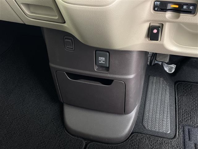 Ｎ－ＢＯＸ Ｇ・Ｌホンダセンシング　ホンダセンシング純正９インチナビＢＴオーディオＣＤ／ＤＶＤ／ＦＭ／ＡＭ純正ビルトインＥＴＣ左パワースライドドアテレビキャンセラーステアリングリモコンレーダークルーズコ（19枚目）