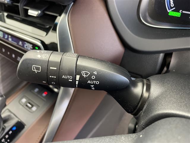 ハリアーハイブリッド Ｚ　レザーパッケージ　純正１２．３型ナビ　Ｂｌｕｅｔｏｏｔｈ　フルセグＴＶ　Ａｐｐｌｅｃａｒｐｌａｙ　フロント・サイドバックカメラ　ＥＴＣ２．０　ＪＢＬサウンドシステム　デジタルインナーミラー型ドラレコ　ワイヤレス充電（10枚目）