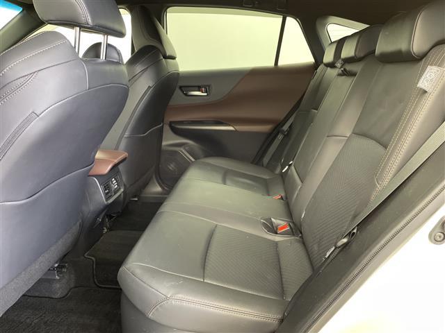 ハリアーハイブリッド Ｚ　レザーパッケージ　純正１２．３型ナビ　Ｂｌｕｅｔｏｏｔｈ　フルセグＴＶ　Ａｐｐｌｅｃａｒｐｌａｙ　フロント・サイドバックカメラ　ＥＴＣ２．０　ＪＢＬサウンドシステム　デジタルインナーミラー型ドラレコ　ワイヤレス充電（30枚目）