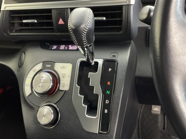 シエンタ ファンベースＧ　ワンオーナー　純正ディーラーナビ　ＢＴ　ＣＤ　ＤＶＤ　フルセグＴＶ　全方位カメラ　ビルドインＥＴＣ　両側パワースライドドア　前席シートヒーター　ハンドルヒーター　ＬＥＤヘッドライト　純正ト゛ラレコ（13枚目）