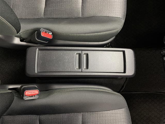 シエンタ ファンベースＧ　ワンオーナー　純正ディーラーナビ　ＢＴ　ＣＤ　ＤＶＤ　フルセグＴＶ　全方位カメラ　ビルドインＥＴＣ　両側パワースライドドア　前席シートヒーター　ハンドルヒーター　ＬＥＤヘッドライト　純正ト゛ラレコ（17枚目）