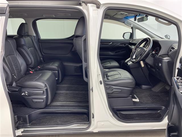 アルファード ２．５Ｓ　純正９型ナビ　バックカメラ　両側パワースライドドア　フリップダウンモニター　前後ドライブレコーダー　革調シートカバー　コーナーセンサー　純正１８インチアルミホイール　ＬＥＤヘッドライト　フォグライト（22枚目）