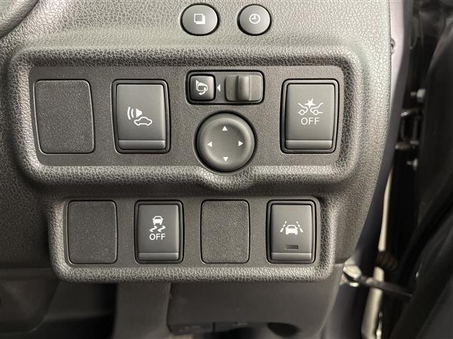 ノート e-パワー メダリスト 純正ナビ アラウンドビューモニター クルーズコントロール エマージェンシーブレーキ レーンキープアシスト デジタルインナーミラー ETC オートライト 純正フロアマット ドアバイザー LEDライト(15枚目)