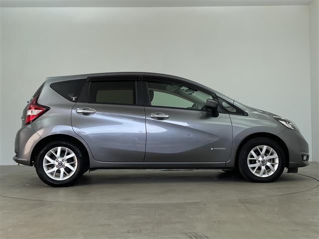 ノート e-パワー メダリスト 純正ナビ アラウンドビューモニター クルーズコントロール エマージェンシーブレーキ レーンキープアシスト デジタルインナーミラー ETC オートライト 純正フロアマット ドアバイザー LEDライト(36枚目)