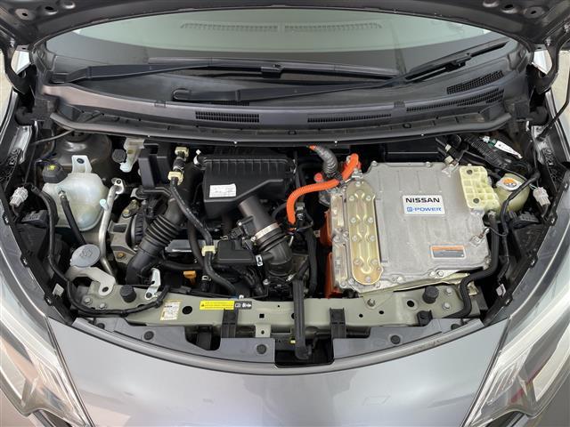 ノート e-パワー メダリスト 純正ナビ アラウンドビューモニター クルーズコントロール エマージェンシーブレーキ レーンキープアシスト デジタルインナーミラー ETC オートライト 純正フロアマット ドアバイザー LEDライト(40枚目)