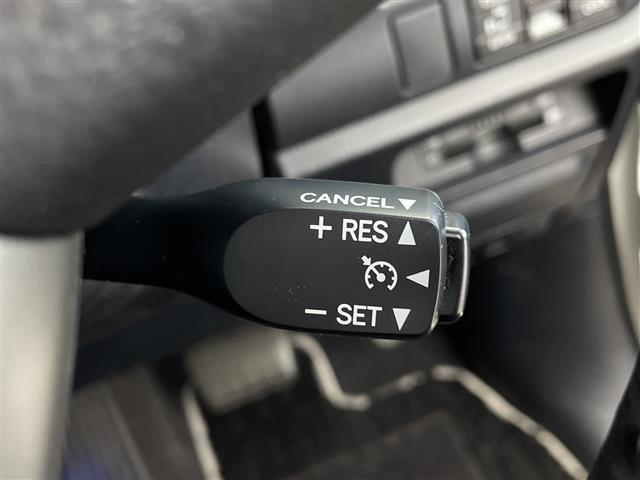 ヴォクシー ＺＳ　煌　純正ナビ　フルセグ　フリップダウンモニター　バックカメラ　ドライブレコーダー　クルーズコントロール　オートハイビーム　オートライト　両側パワースライドドア　レーンキープアシスト　ＥＴＣ　ＵＳＢ入力端子（11枚目）