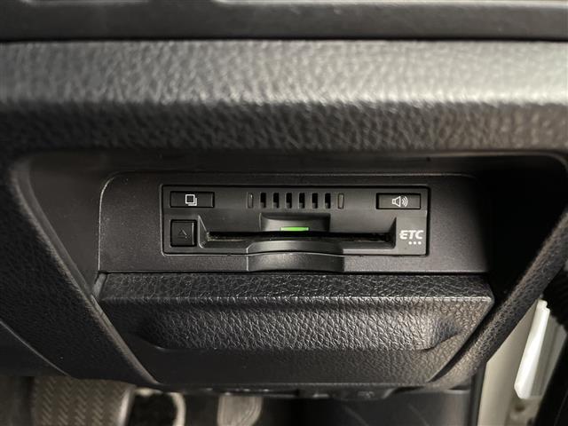 ヴォクシー ＺＳ　煌　純正ナビ　フルセグ　フリップダウンモニター　バックカメラ　ドライブレコーダー　クルーズコントロール　オートハイビーム　オートライト　両側パワースライドドア　レーンキープアシスト　ＥＴＣ　ＵＳＢ入力端子（18枚目）