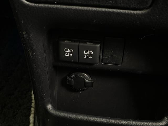 ヴォクシー ＺＳ　煌　純正ナビ　フルセグ　フリップダウンモニター　バックカメラ　ドライブレコーダー　クルーズコントロール　オートハイビーム　オートライト　両側パワースライドドア　レーンキープアシスト　ＥＴＣ　ＵＳＢ入力端子（22枚目）