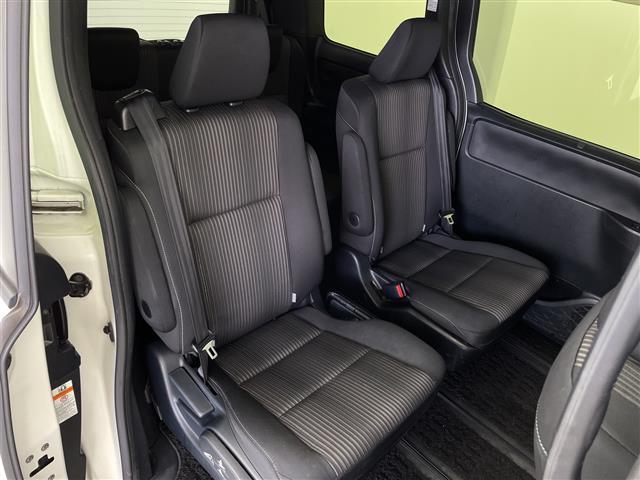 ヴォクシー ＺＳ　煌　純正ナビ　フルセグ　フリップダウンモニター　バックカメラ　ドライブレコーダー　クルーズコントロール　オートハイビーム　オートライト　両側パワースライドドア　レーンキープアシスト　ＥＴＣ　ＵＳＢ入力端子（29枚目）