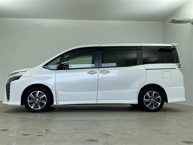 ヴォクシー ＺＳ　煌　純正ナビ　フルセグ　フリップダウンモニター　バックカメラ　ドライブレコーダー　クルーズコントロール　オートハイビーム　オートライト　両側パワースライドドア　レーンキープアシスト　ＥＴＣ　ＵＳＢ入力端子（35枚目）