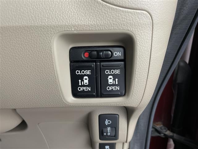 Ｎ－ＢＯＸ Ｇ・Ｌパッケージ　純正ナビ　バックカメラ　両側パワースライドドア　ステアリングスイッチ　ドアバイザー　スマートキー　プッシュスタートボタン　ＥＣＯＮ　純正フロアマット　ベンチシート　チップアップシート　取扱説明書（4枚目）