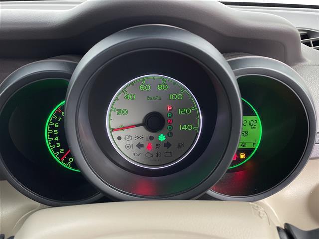 Ｎ－ＢＯＸ Ｇ・Ｌパッケージ　純正ナビ　バックカメラ　両側パワースライドドア　ステアリングスイッチ　ドアバイザー　スマートキー　プッシュスタートボタン　ＥＣＯＮ　純正フロアマット　ベンチシート　チップアップシート　取扱説明書（8枚目）