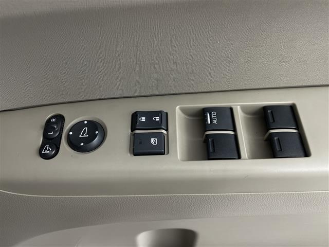 Ｎ－ＢＯＸ Ｇ・Ｌパッケージ　純正ナビ　バックカメラ　両側パワースライドドア　ステアリングスイッチ　ドアバイザー　スマートキー　プッシュスタートボタン　ＥＣＯＮ　純正フロアマット　ベンチシート　チップアップシート　取扱説明書（18枚目）