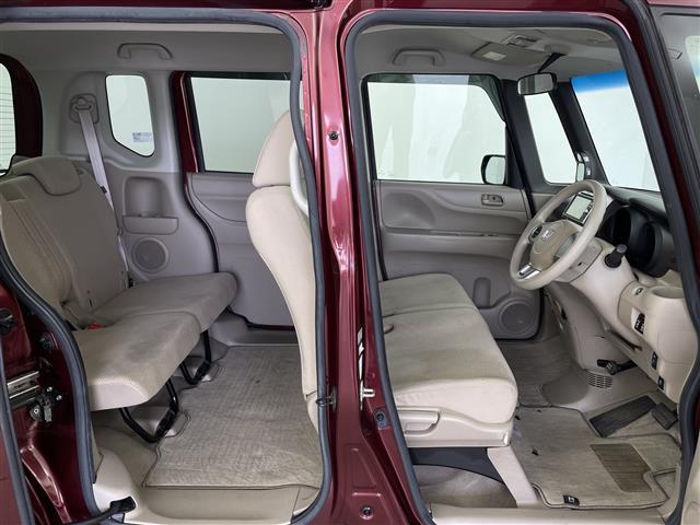 Ｎ－ＢＯＸ Ｇ・Ｌパッケージ　純正ナビ　バックカメラ　両側パワースライドドア　ステアリングスイッチ　ドアバイザー　スマートキー　プッシュスタートボタン　ＥＣＯＮ　純正フロアマット　ベンチシート　チップアップシート　取扱説明書（30枚目）