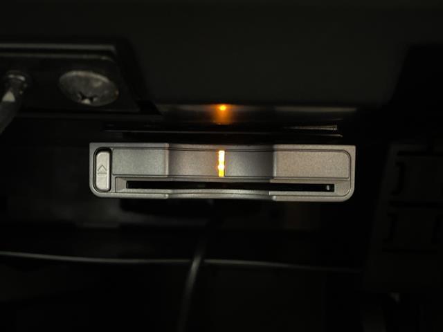 エクストレイル ２０Ｘｔｔ　社外ナビ　フルセグ　クルーズコントロール　シートヒーター　バックカメラ　カプロンシート　ハイパールーフレール　センターデフロック　オートライト　オートハイビーム―　純正アルミホイール　フォグランプ（4枚目）