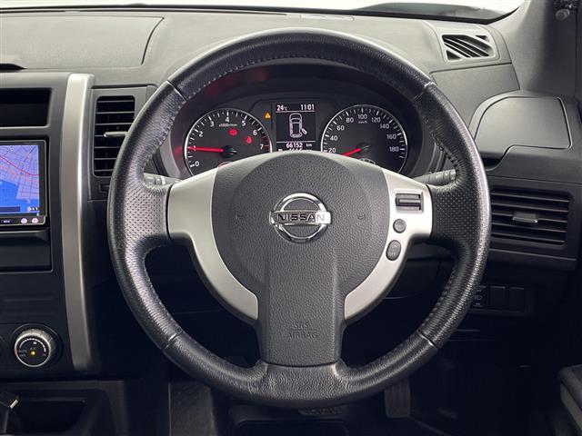 エクストレイル ２０Ｘｔｔ　社外ナビ　フルセグ　クルーズコントロール　シートヒーター　バックカメラ　カプロンシート　ハイパールーフレール　センターデフロック　オートライト　オートハイビーム―　純正アルミホイール　フォグランプ（6枚目）