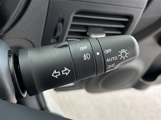 エクストレイル ２０Ｘｔｔ　社外ナビ　フルセグ　クルーズコントロール　シートヒーター　バックカメラ　カプロンシート　ハイパールーフレール　センターデフロック　オートライト　オートハイビーム―　純正アルミホイール　フォグランプ（9枚目）